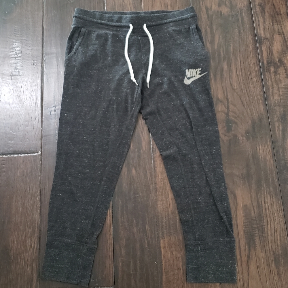 Nike capri joggers